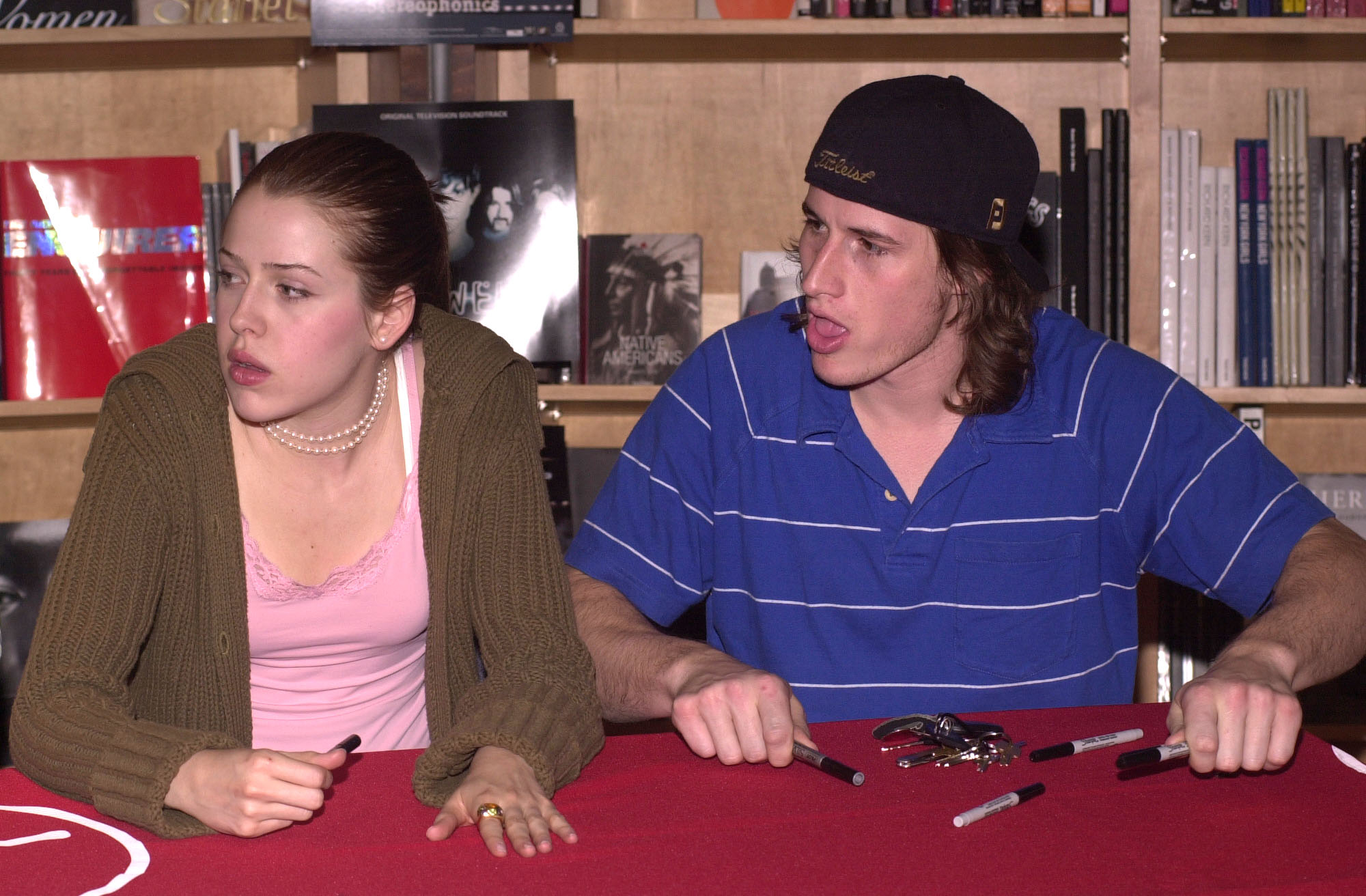 mad_virginmegastoresigning_001.jpg