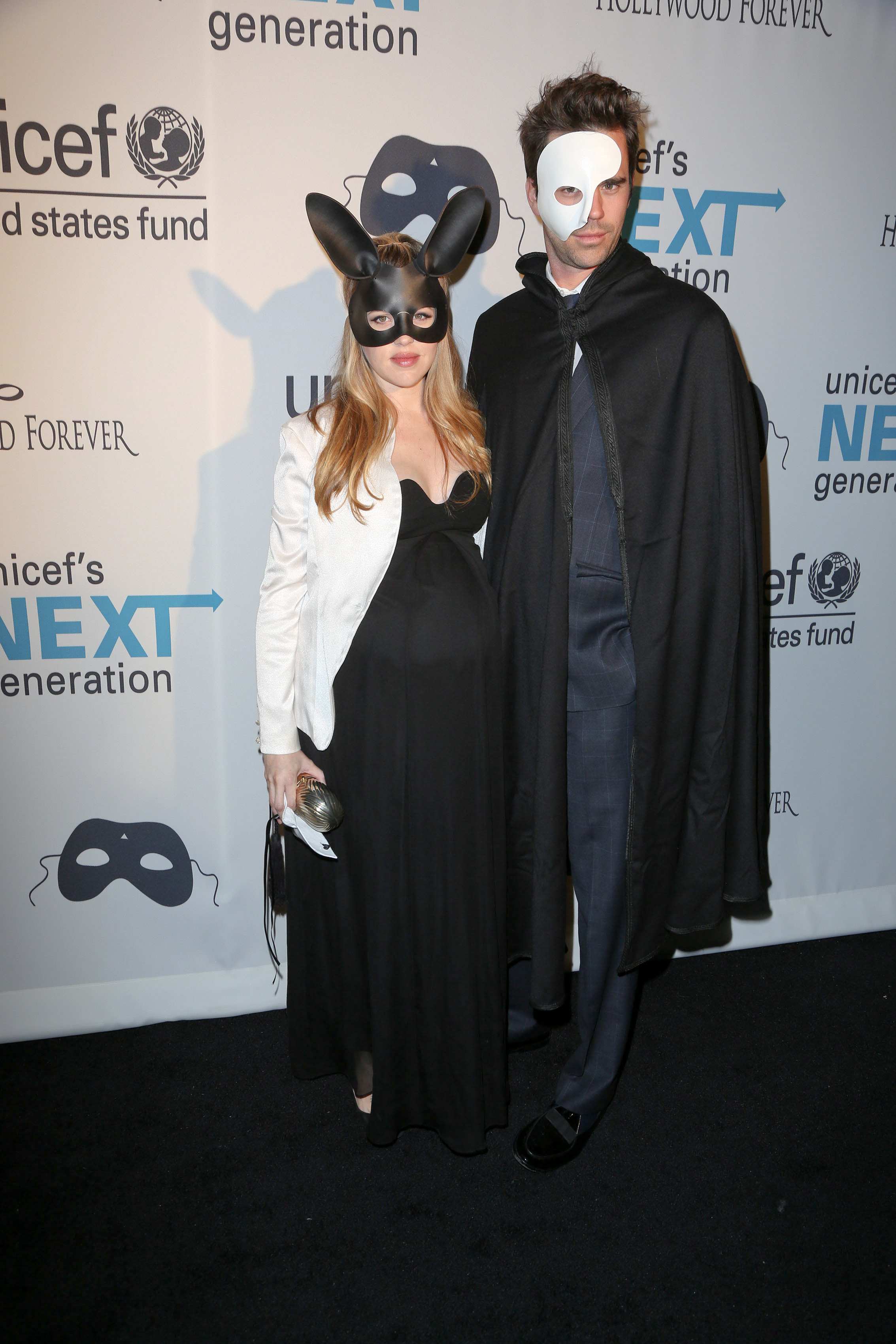 mad_unicefmasqueradeball-arrivals_025.jpg mad_unicefmasqueradeball-arrivals_025.jpg