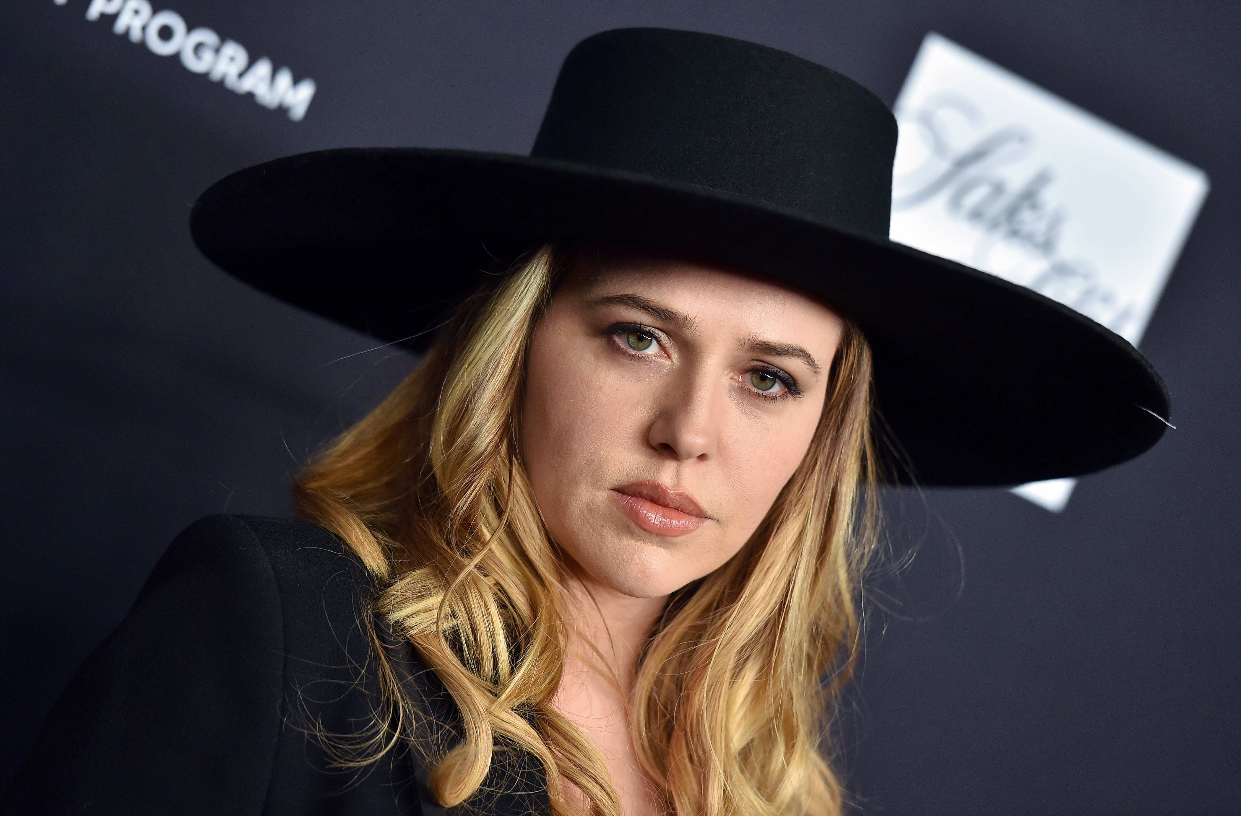 mad_womenscancerresearch-arrivals_021.jpg