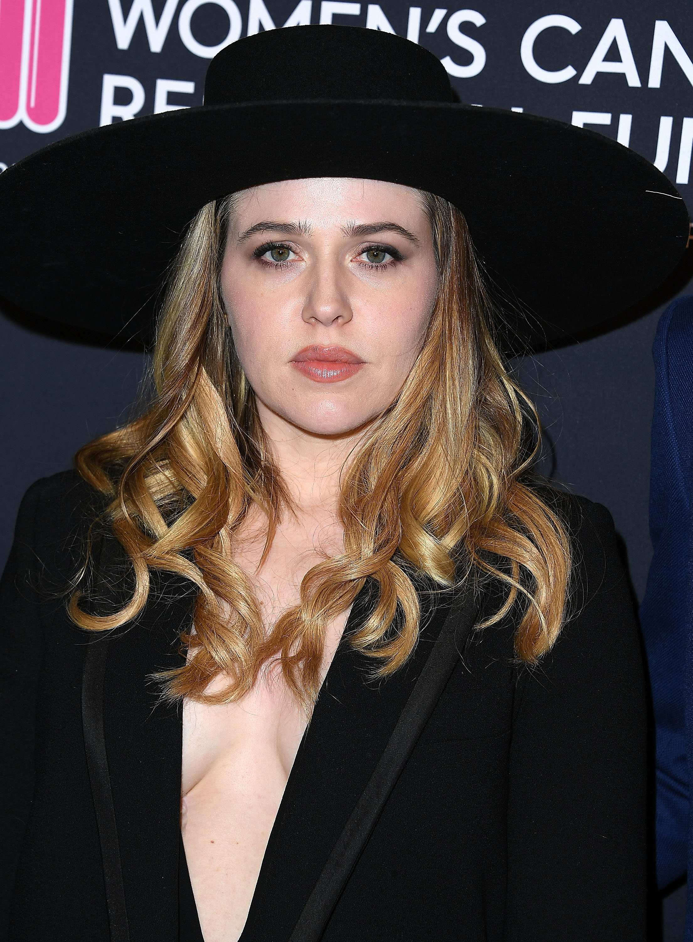mad_womenscancerresearch-arrivals_080.jpg
