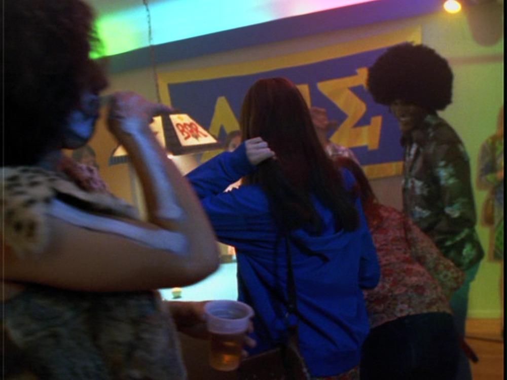 mad_thesecretlifeofgirls_0806.jpg mad_thesecretlifeofgirls_0806.jpg