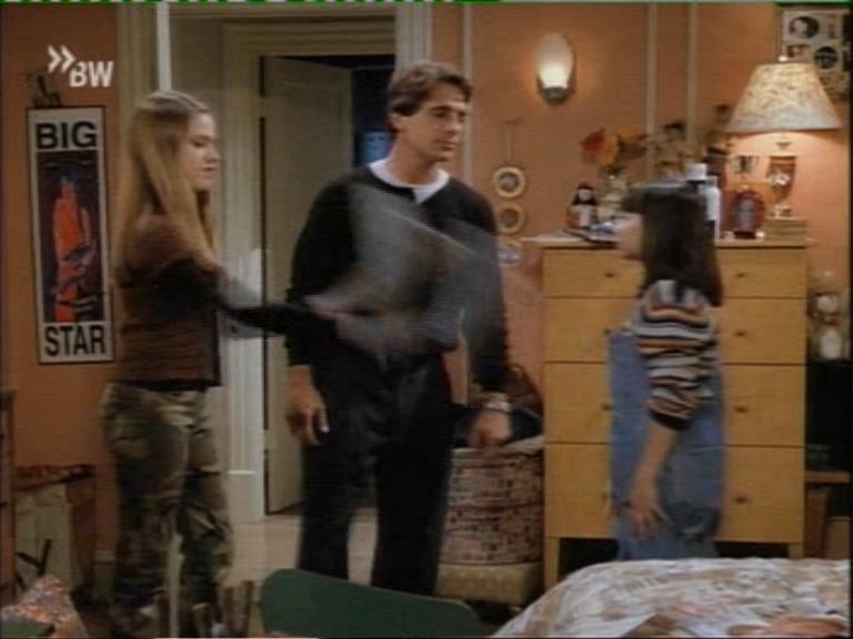 mad_101tonydanzashow_205.jpg mad_101tonydanzashow_205.jpg