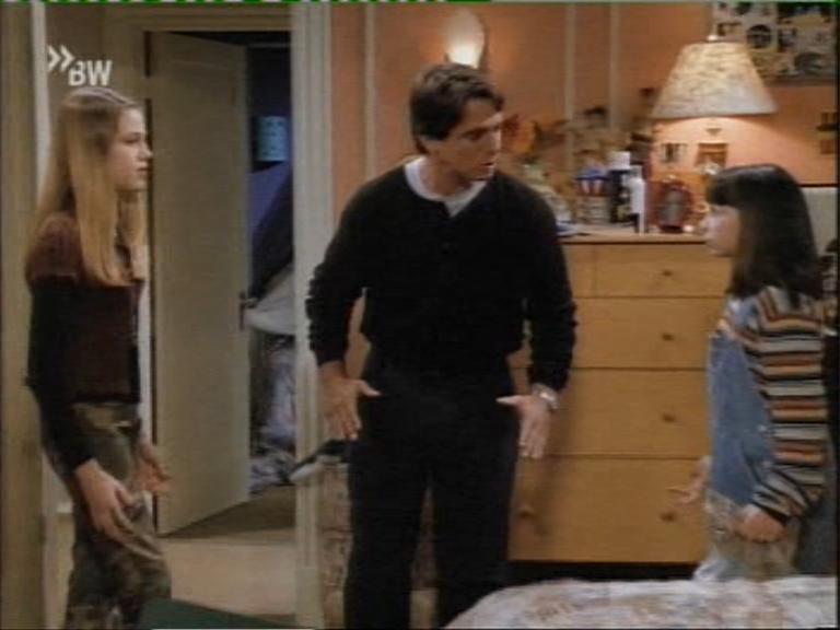 mad_101tonydanzashow_220.jpg mad_101tonydanzashow_220.jpg