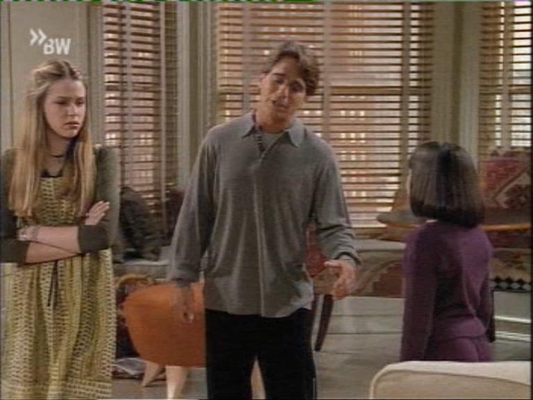 mad_102tonydanzashow_122.jpg mad_102tonydanzashow_122.jpg
