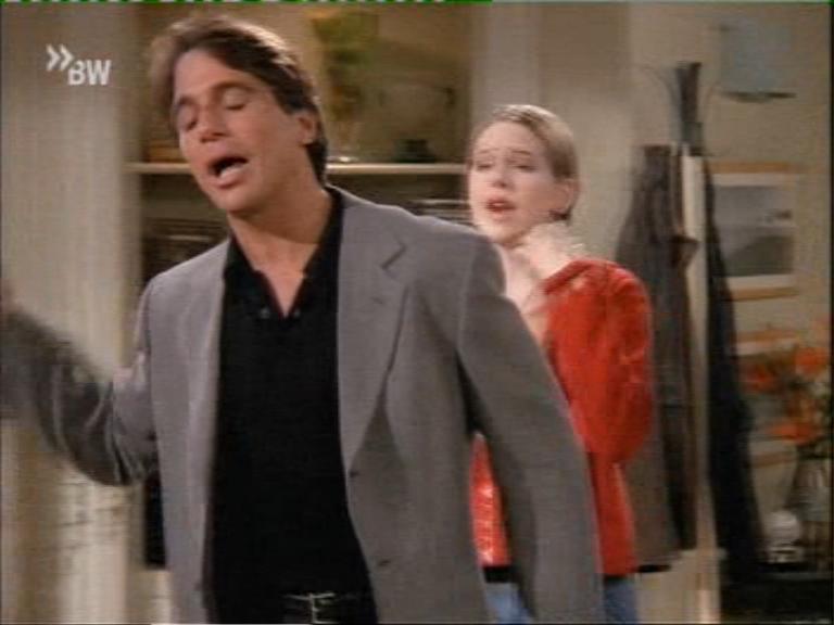 mad_103tonydanzashow_056.jpg mad_103tonydanzashow_056.jpg