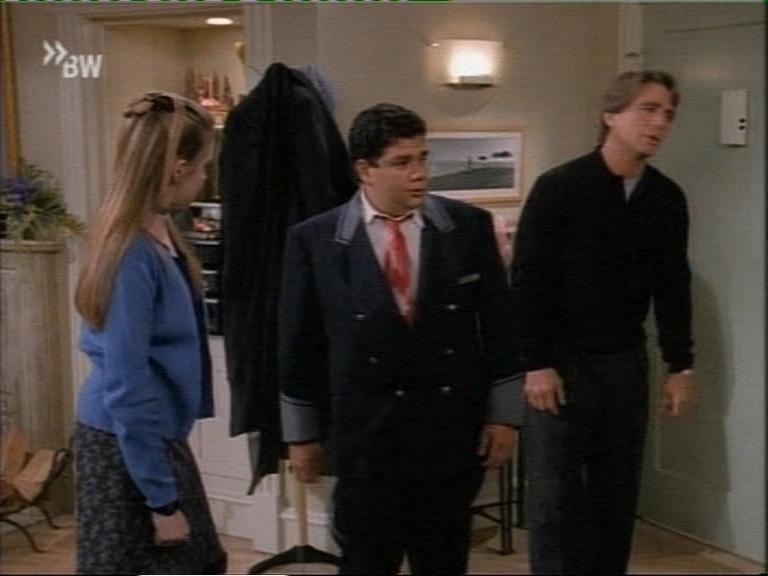 mad_108tonydanzashow_160.jpg mad_108tonydanzashow_160.jpg