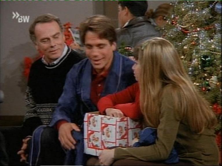 mad_109tonydanzashow_124.jpg mad_109tonydanzashow_124.jpg
