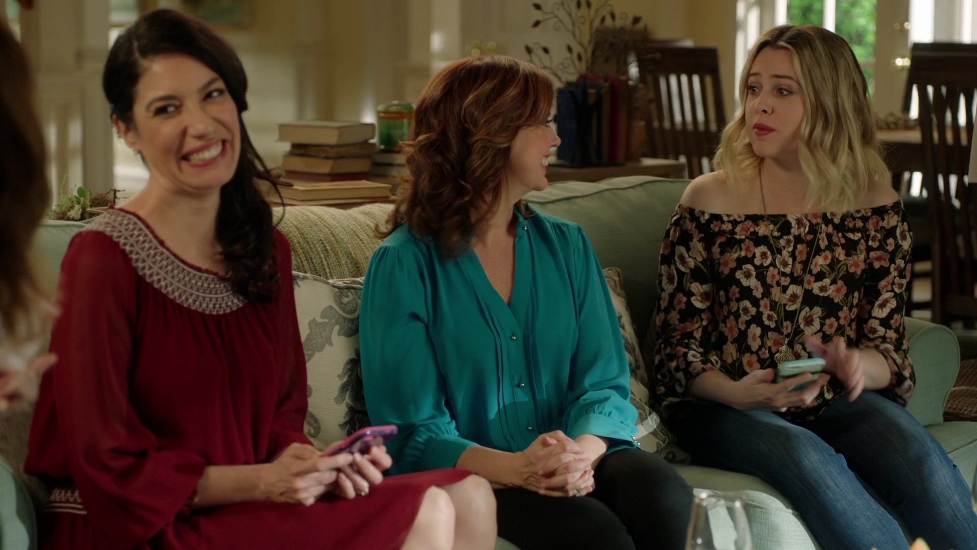 mad_220lifeinpieces_113.jpg
