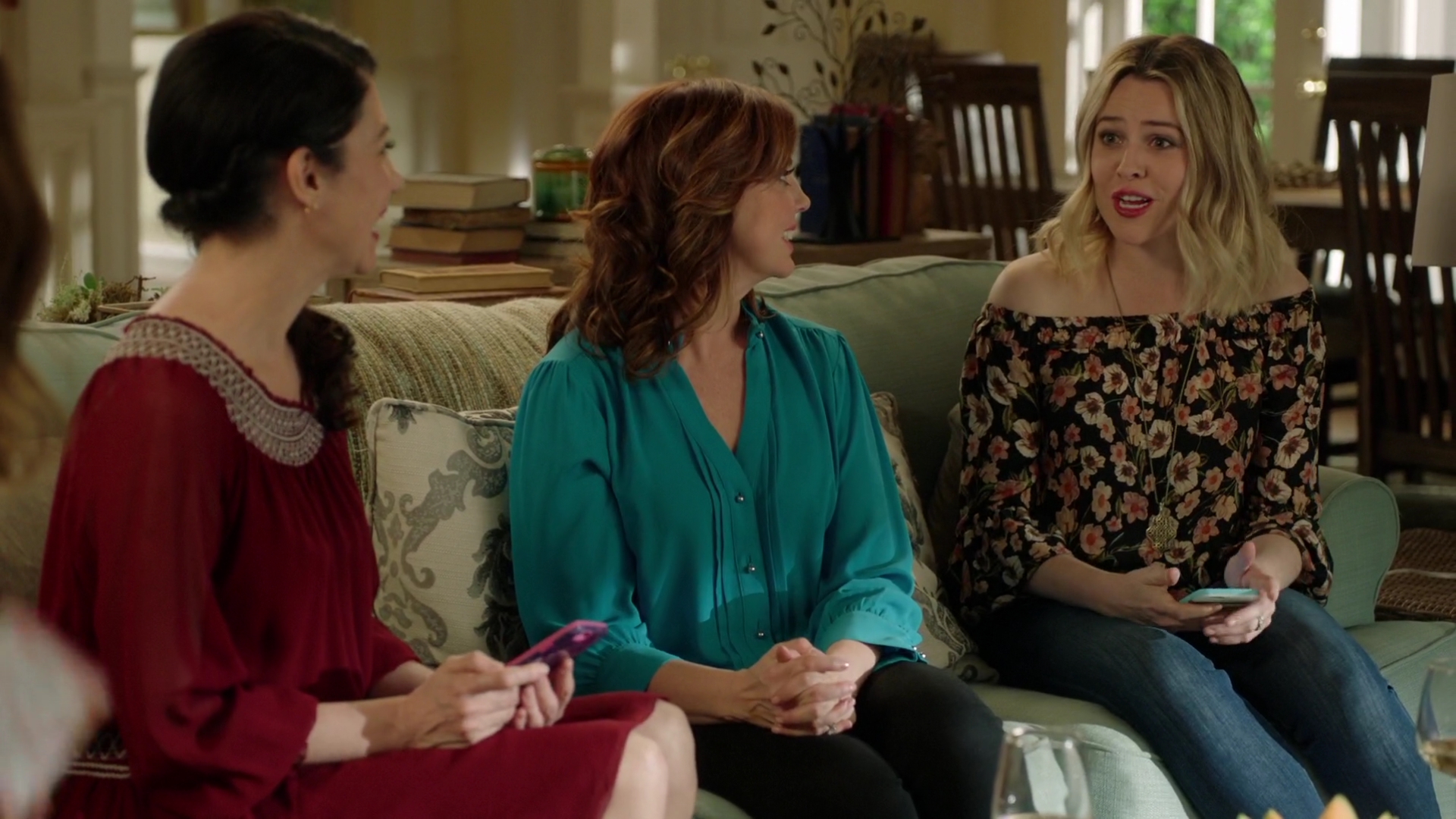 mad_220lifeinpieces_117.jpg