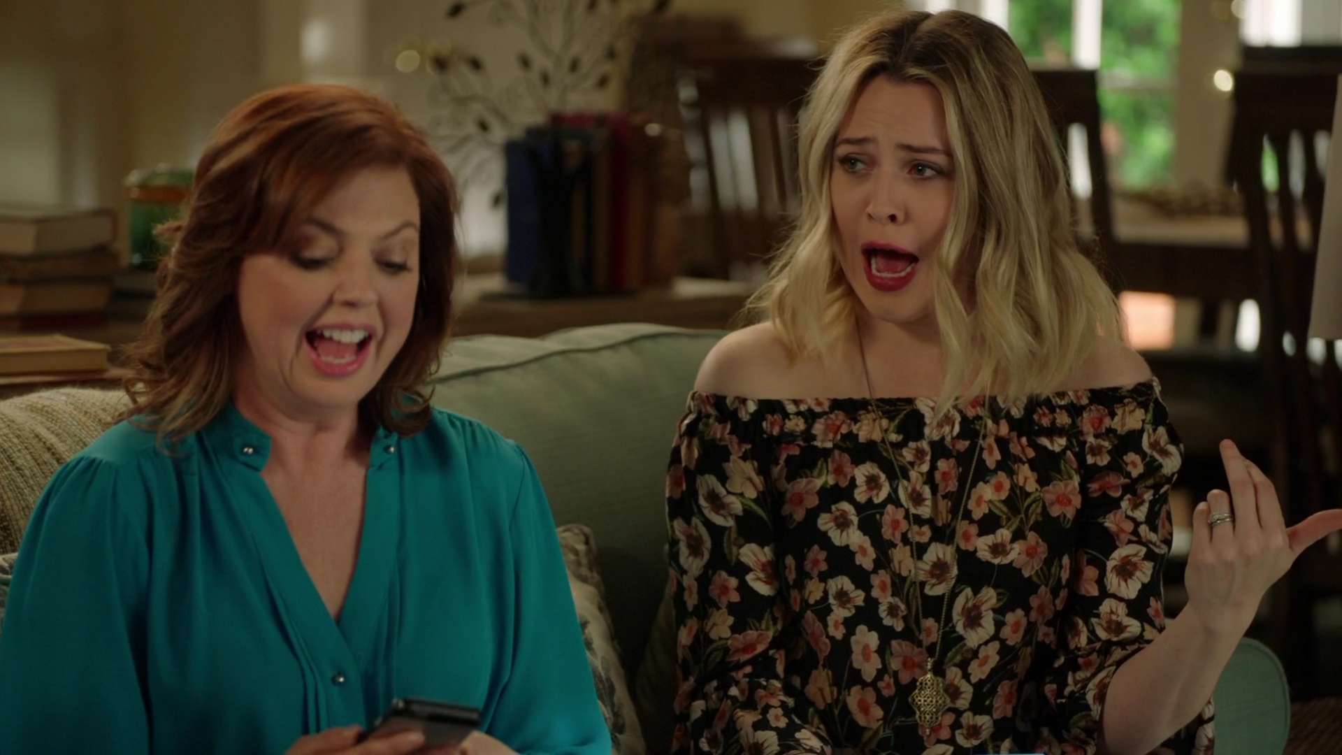 mad_220lifeinpieces_136.jpg